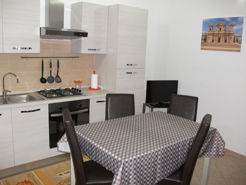 Casa Vacanze Il Quadrifoglio Noto Exterior foto